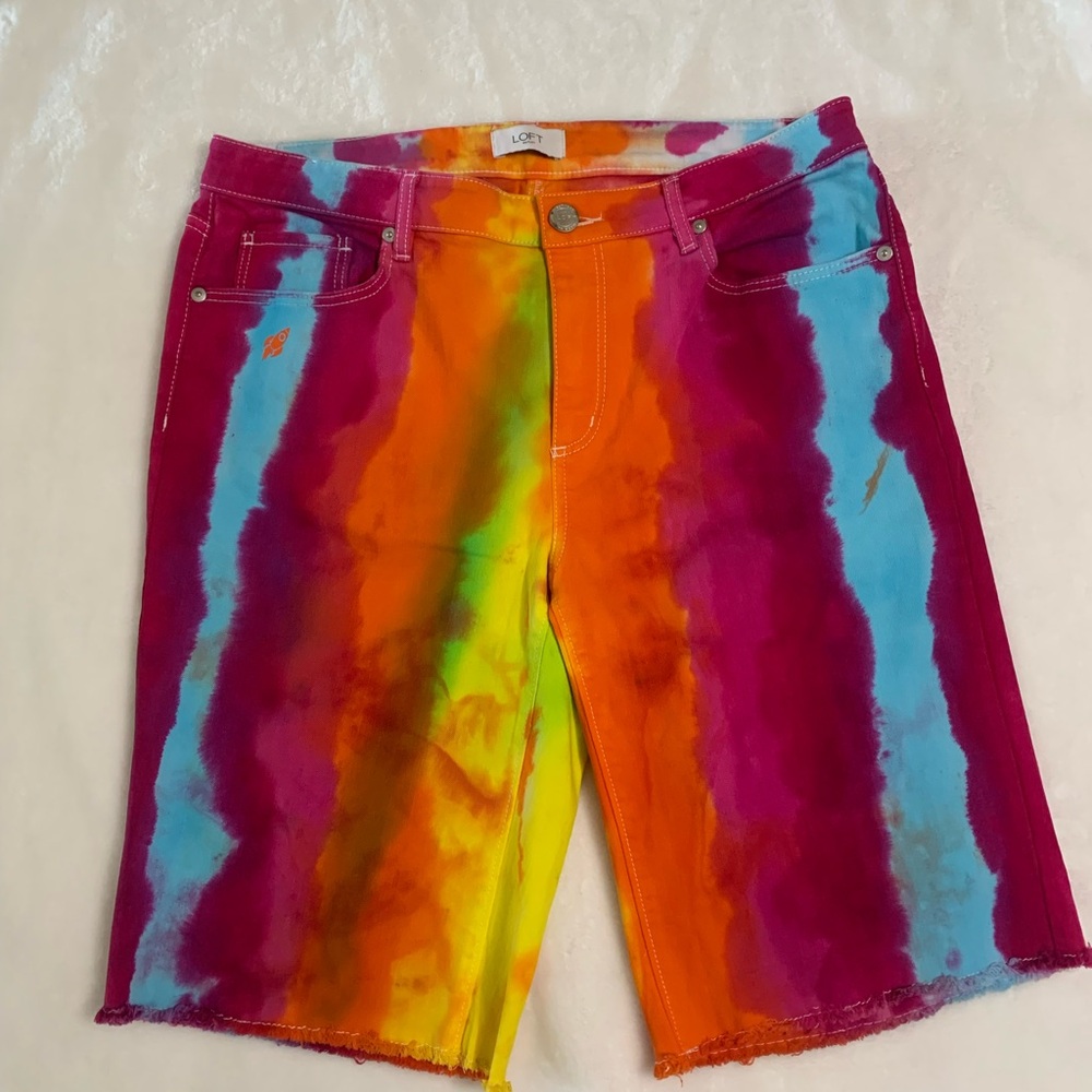 LOFT Vibrant Orange and Pink Tie-Dye Shorts Size 8